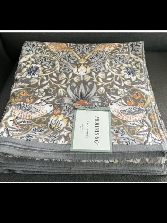 William Morris Other - William Morris Co Bath Towels Strawberry Thief Grey Velour 2 Pc Set NEW